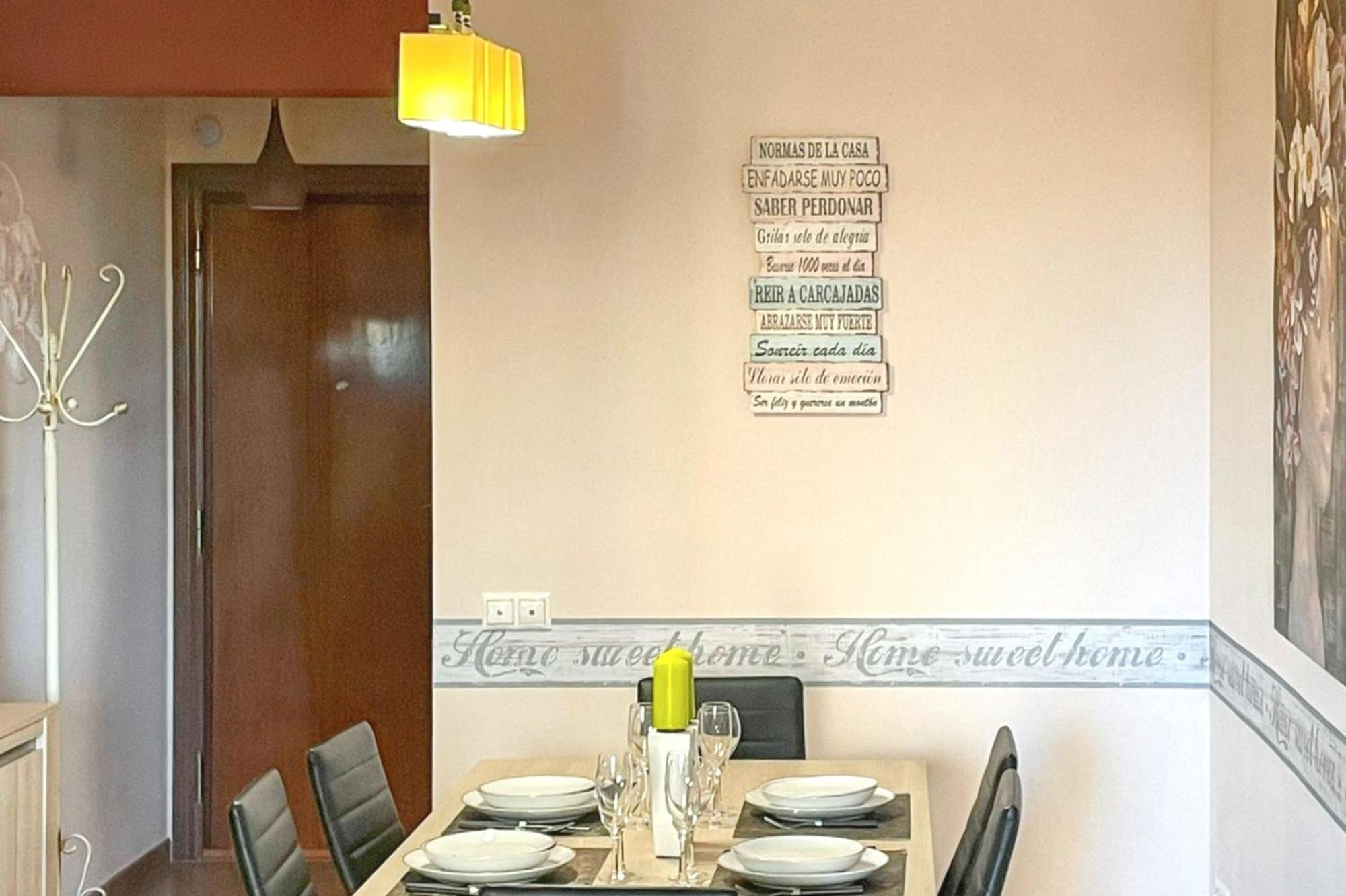 Comfortable Apartment In Malaga With Balcony And City View 81 M² Kültér fotó